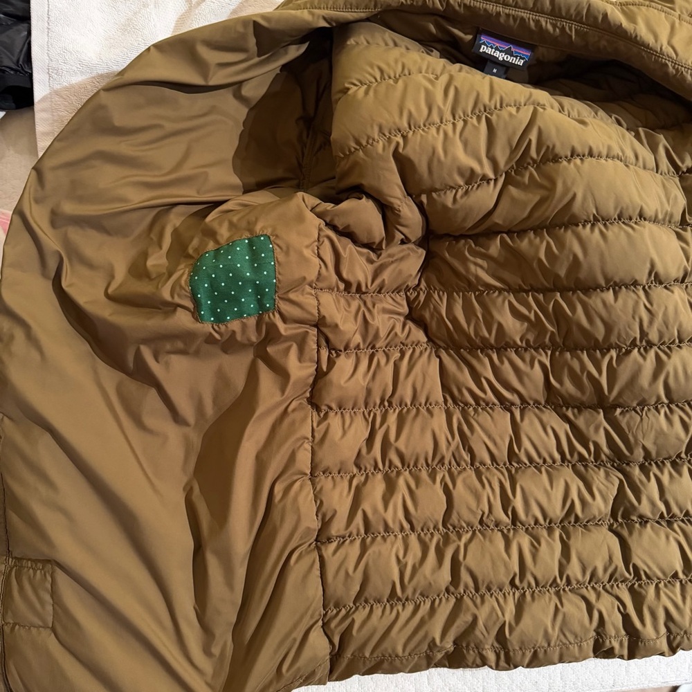 Patagonia Men's silent down shirt jacket - Picture 8 of 8